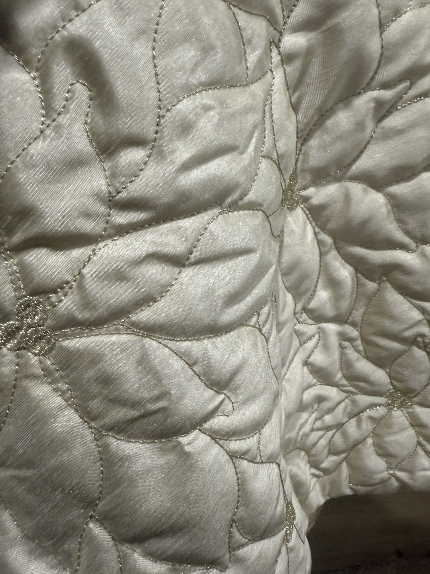 Glitz & Glamour 48”Christmas Tree Skirt Gold Quilted Embossed Poinsettias