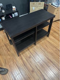 Entertainment center