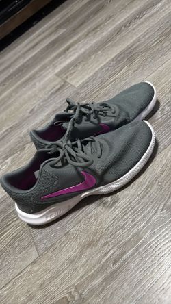 Women’s shoes size 8, in perfect condition