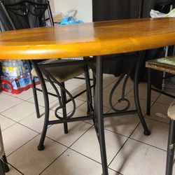 Circle table with chairs included