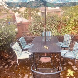 Outdoor Patio Set with Umbrella