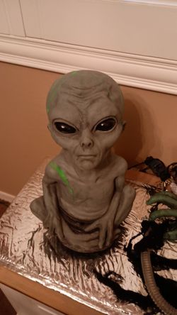 Gray Alien Bust Statue Figure