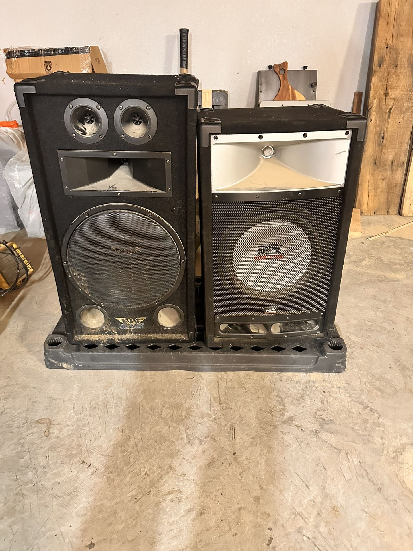 DJ Equipment 