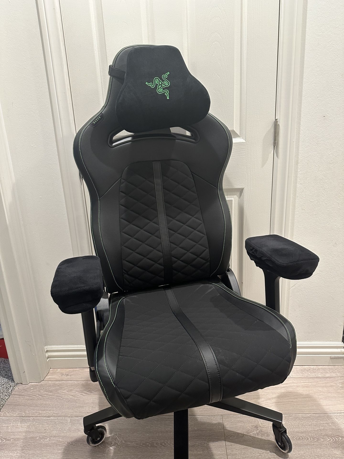 Razer Enki XL Iskur Gaming Chair