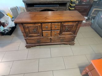 Free vintage TV stand
