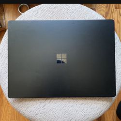 Microsoft Surface Laptop 2 13.5" i7-8650U 1.9GHz 16GB RAM 512GB SSD WIN 10