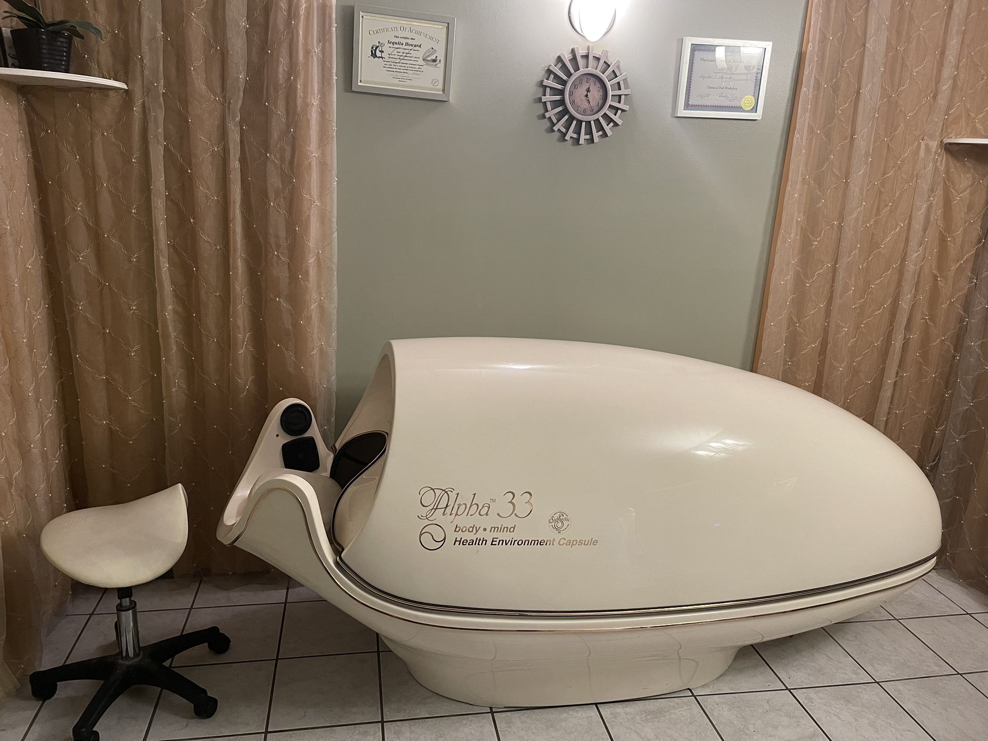 Alpha 33 Spa Sauna Capsule