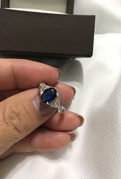 Sapphire blue stone ring