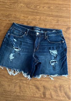Maurices Women’s Dark Wash distressed Cut Off Denim Jean Shorts Plus Size 14