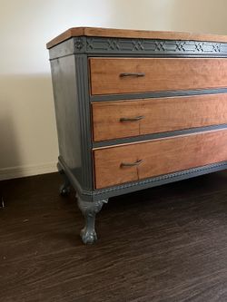 Antique mahogany dresser