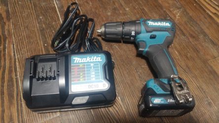 Makita 12V hammer drill