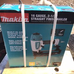 Makita Nail Gun 