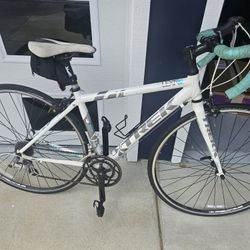 Womens Trek 47cm Road Bike