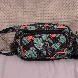 Lug Bag (Carousel)
