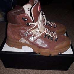 ** AUTHENTIC GUCCI BOOTS/ SIZE 43/ US 9 