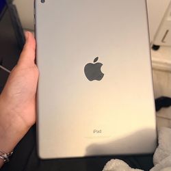 iPad 6th gen 128GB