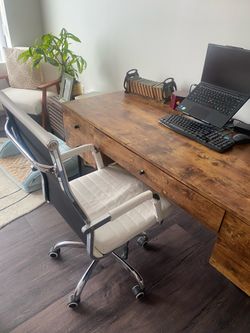 Executive desk FREE will be on the curb today