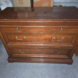 Ethan Allen Dresser