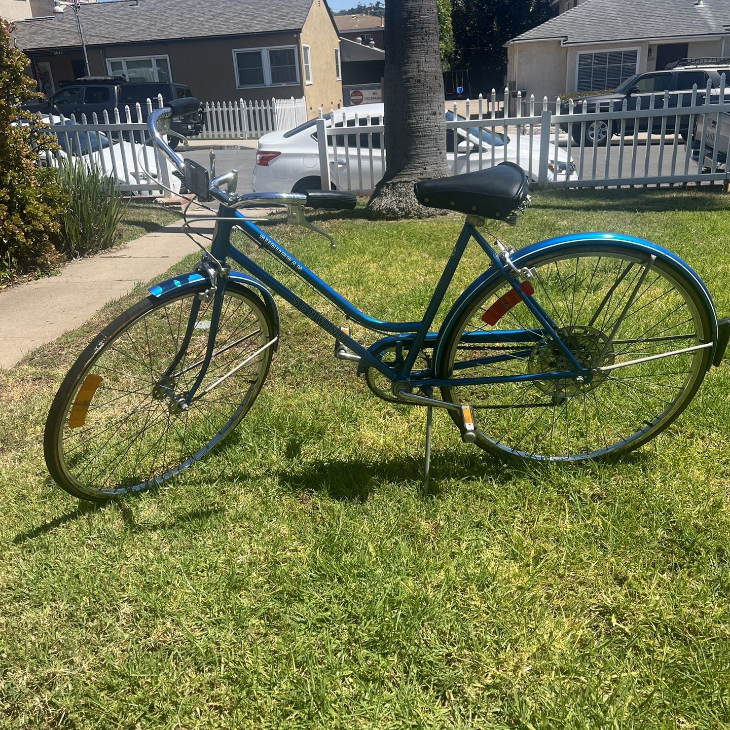 women's schwinn suburban bicycle "Suburban" Beach Cruiser - Green thru cruiser style bike with matching fenders and sweptback handlebars 1973 Schwinn Suburban - Pedal