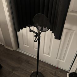 Mic Stand, Popper & Isolation Shield 