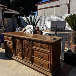 Dresser With Mirror
