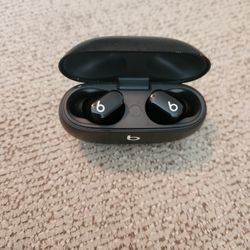 Black Beats Wireless Earbuds