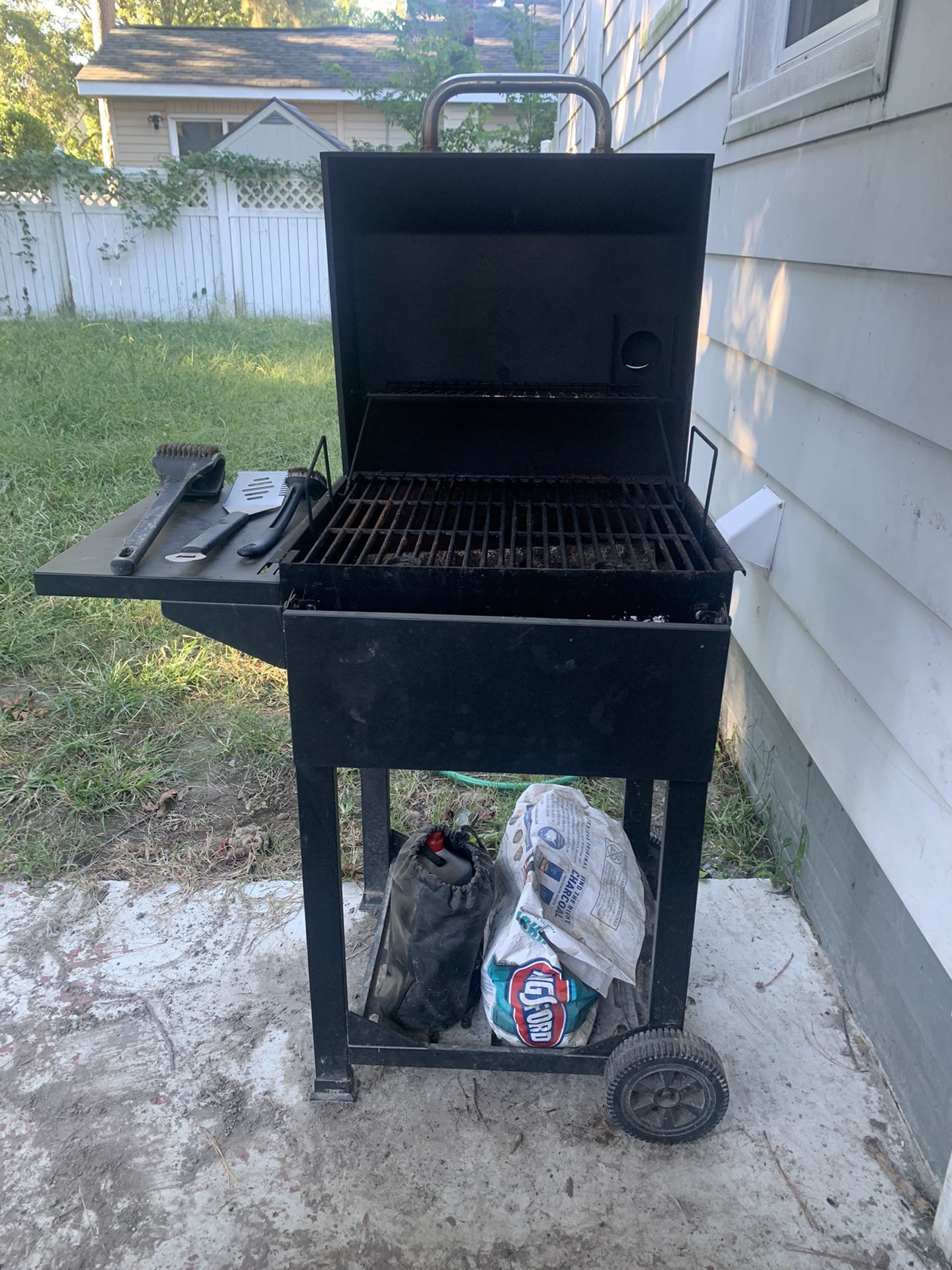 Charcoal Grill & Accessories 