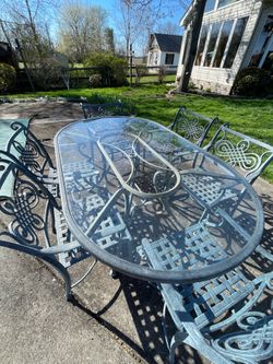 Patio table and 6  chairs