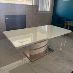 Extendable Dining Table (71”–87”) – Seats 6–10 – Must Sell