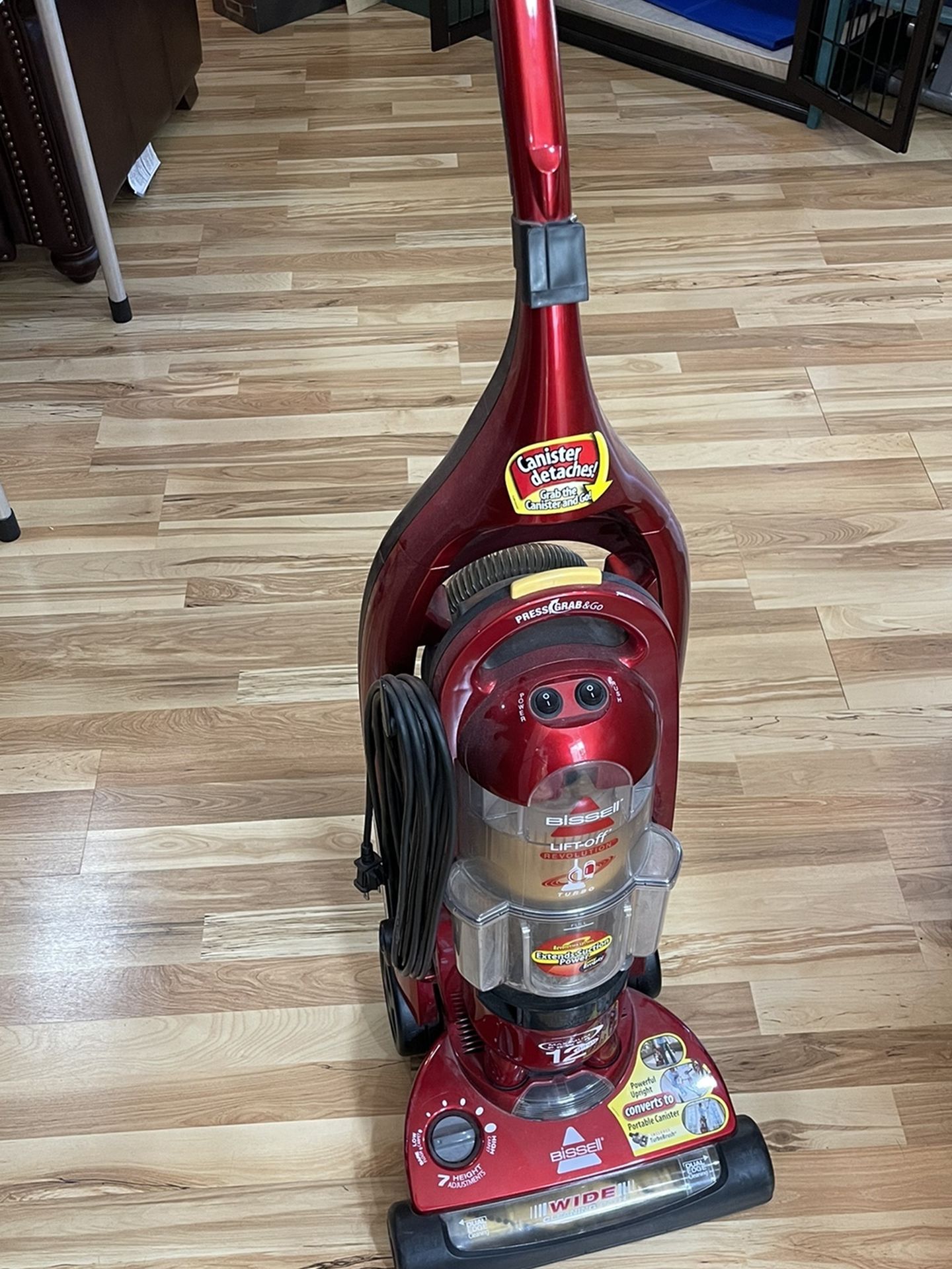 Bissell Lift Off Dual Powered Vacuum Cleaner