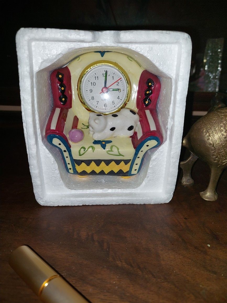 Antique Kitten Clock