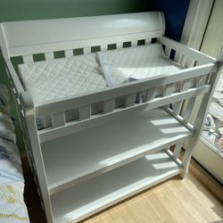 Free Changing Table 