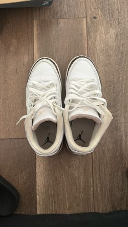 Air Jordan 3 Retro ‘Neapolitan’