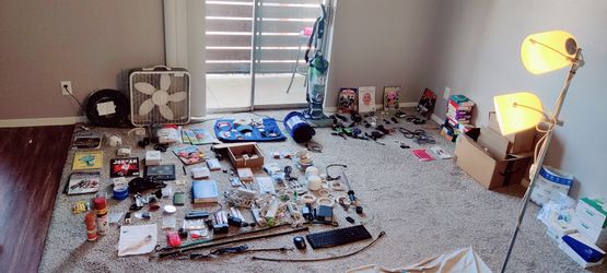 Electronics Software Vacuum Cleaner Appliances Household Cosmetics Cables Chargers Magazines Furniture Sale