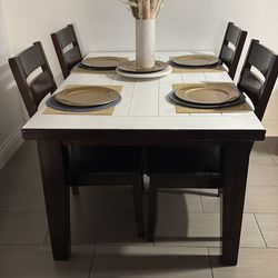 Extremely sturdy table