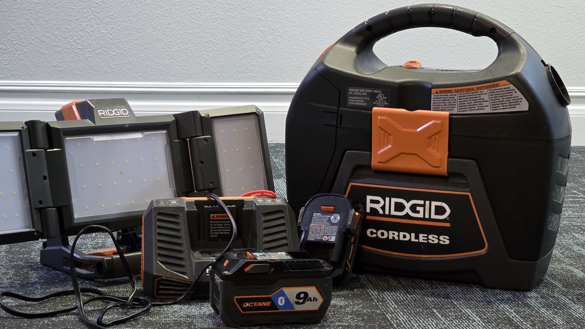 Rigid Power Tools Set Vacuum; 9Ah Battery And Light