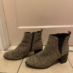 Cheetah Print Beige And Black Heel Boots 