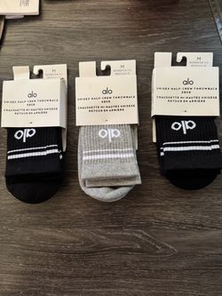 Alo Unisex Half-Crew Throwback Socks – 3 Pack