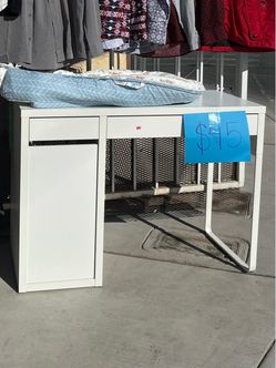 White Ikea Micke Desk