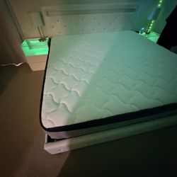 King size bed dining room set apartments wesley place write to (contact info removed) (only write)