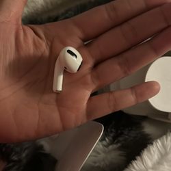 First Generation Left Air Pod Pros With New Earbuds