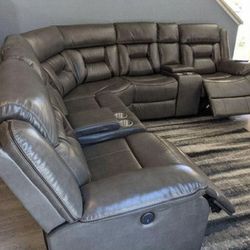 New Luxury Power Recliner Sectional Couch / Free Delivery 