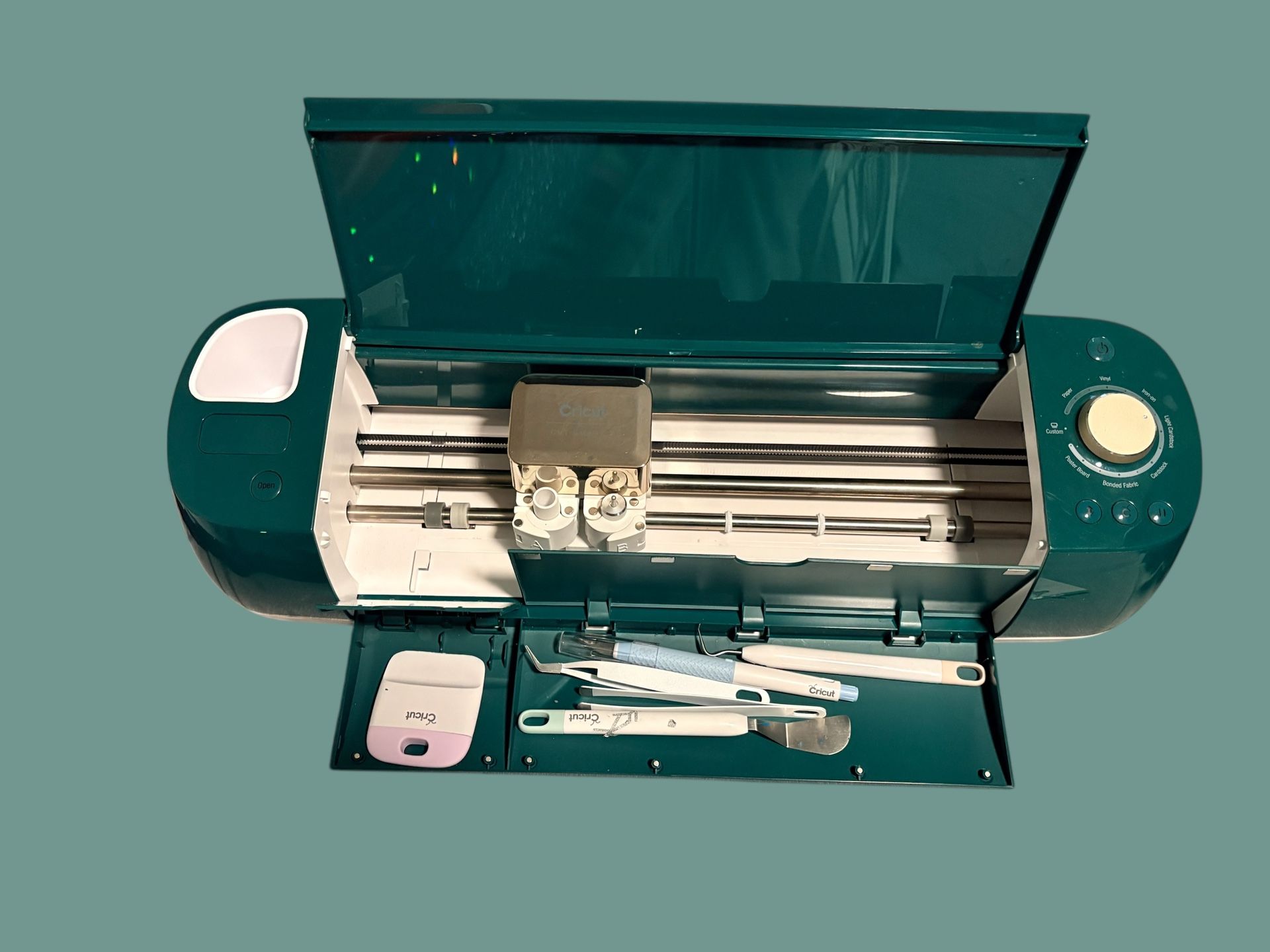 Cricut Explore Air 2 With Craft Bags And Vinyl