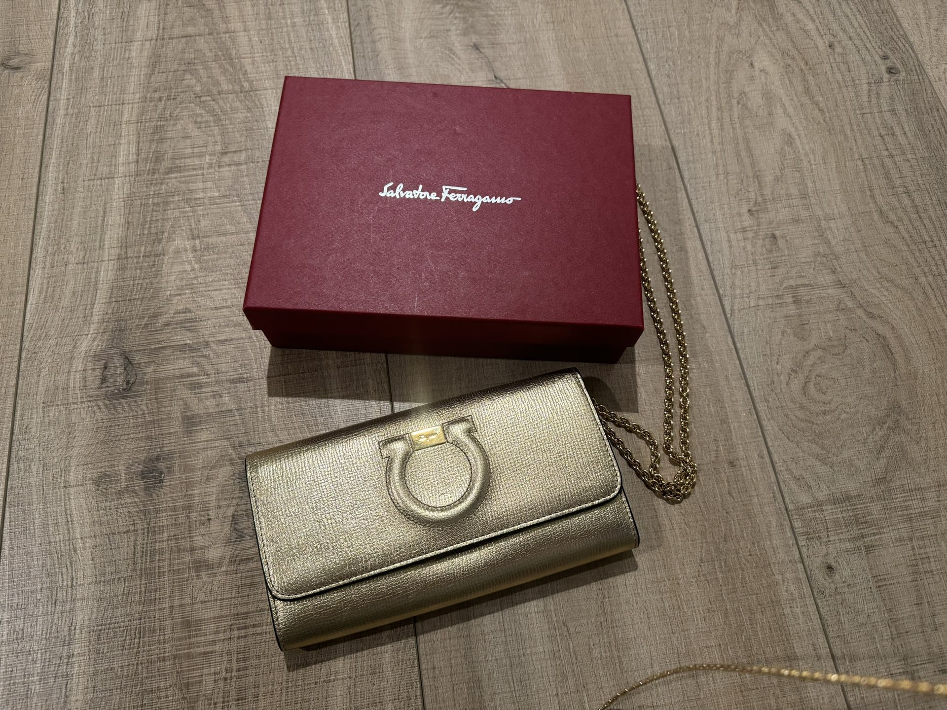 Salvatore Ferragamo Gold Leather Gancini Clutch Wallet Evening Bag Purse Chain