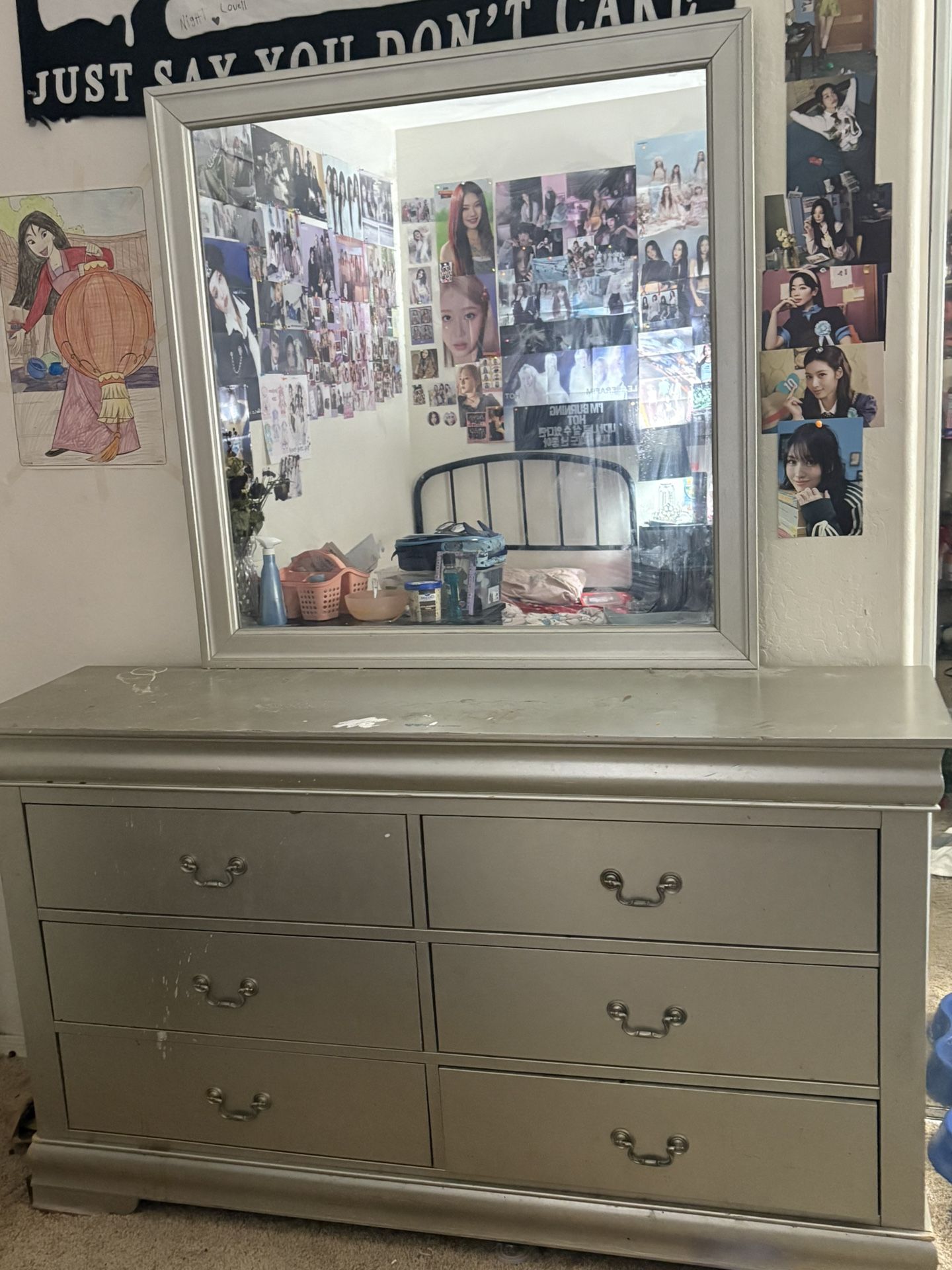 Dresser With Mirror Cash Only $300