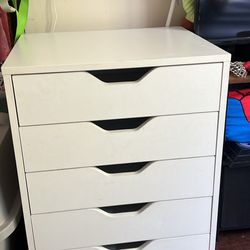 5 Drawers Table