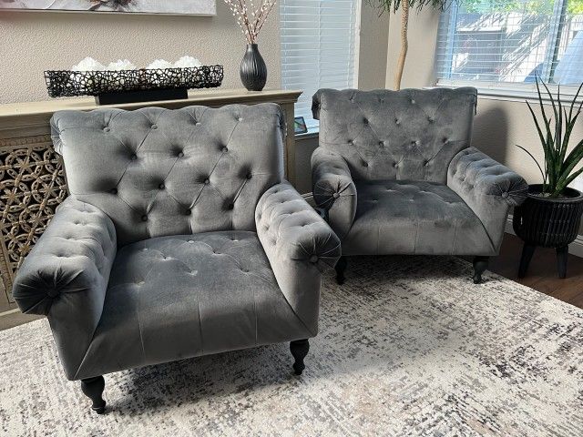 2 Oversized Chairs