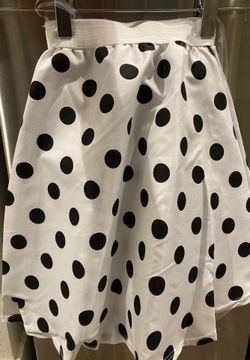 Girls polka dot skirt $2