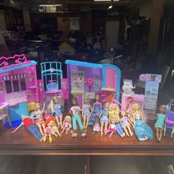 Barbie’s With Accessories 