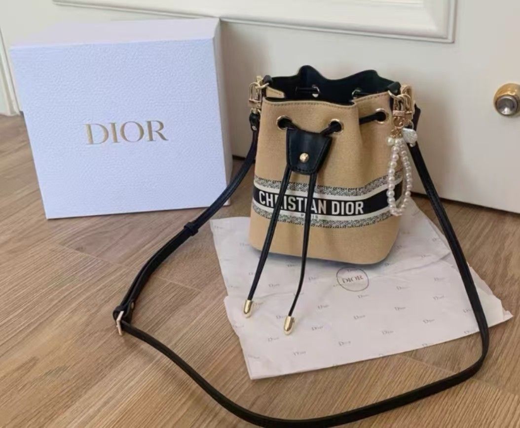 ✨DIOR Beauty Transformation Bucket Bag Milk Tea Color Canvas Cowhide Splicing Vacation Style Gift Boxed Explosive Models